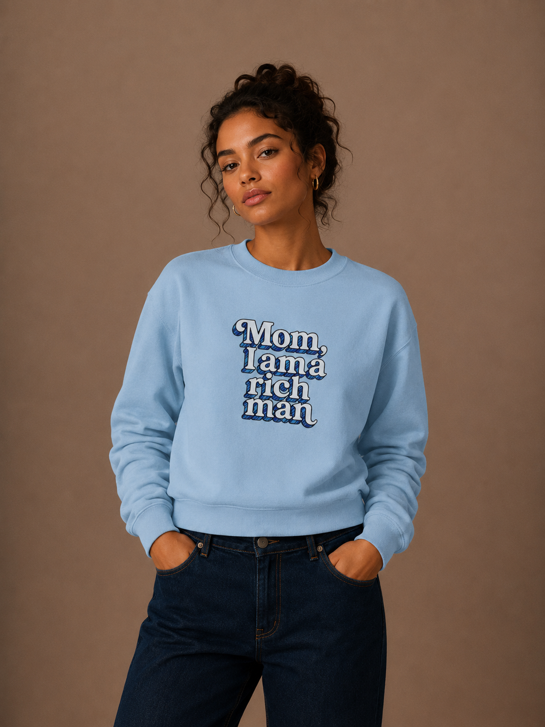 Sweat "Mom, I'm a rich man" bleu – vue 1 | Inès m.