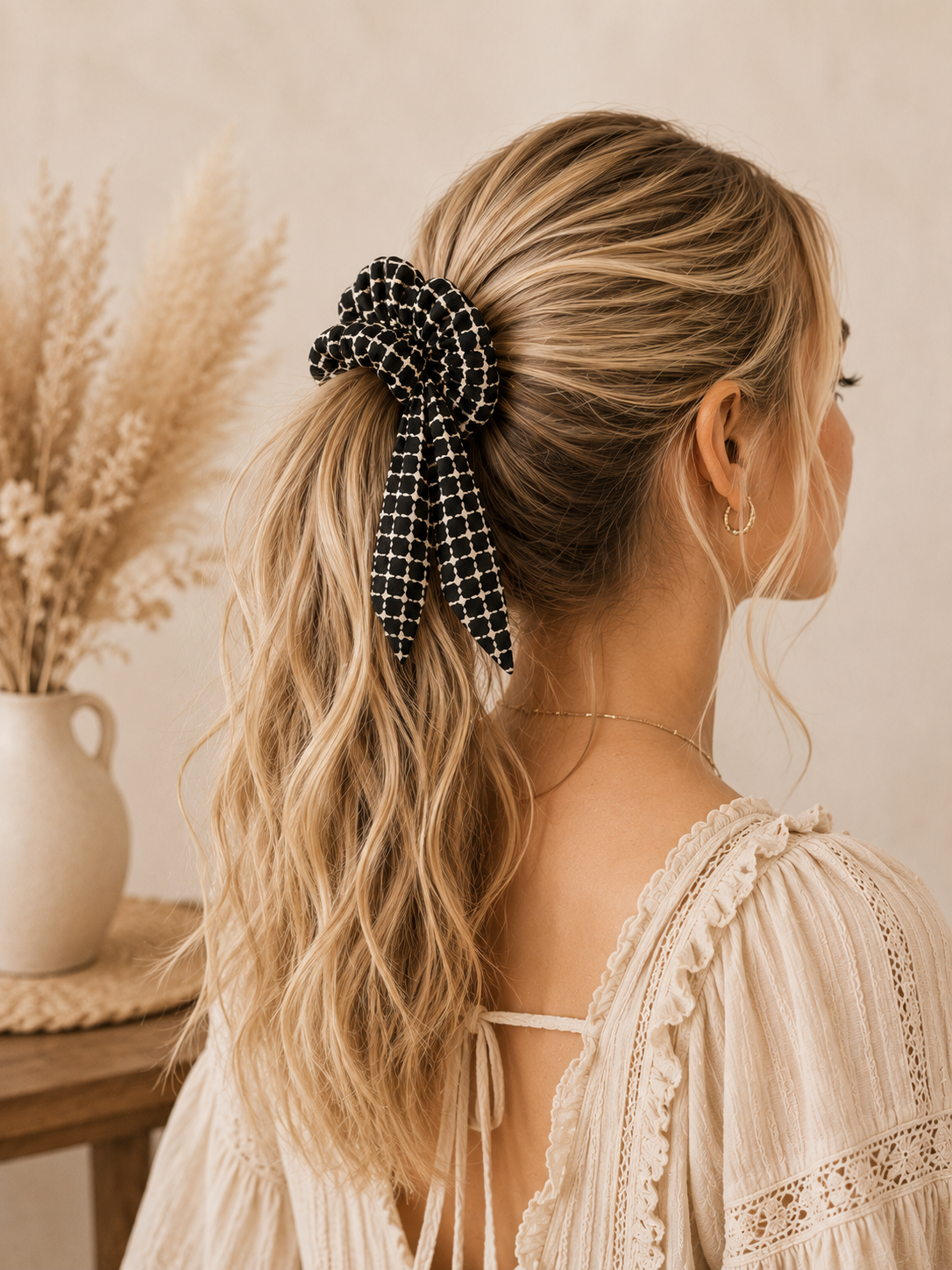 Chouchou à ruban upcyclé – Noir Graphique – vue 1 | Inès m.